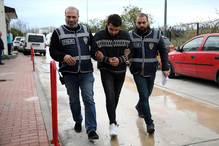 Adana'da 2 kişinin öldüğü kazada sürücü teslim oldu