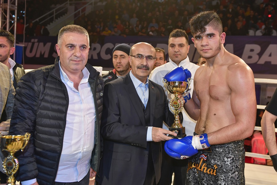 Vali Demirtaş, Uluslararası Muay Thai Gecesine Katıldı