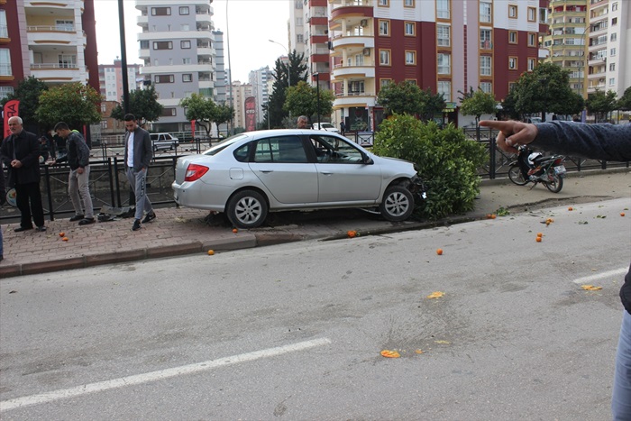 Adana'da trafik kazası: 3 yaralı