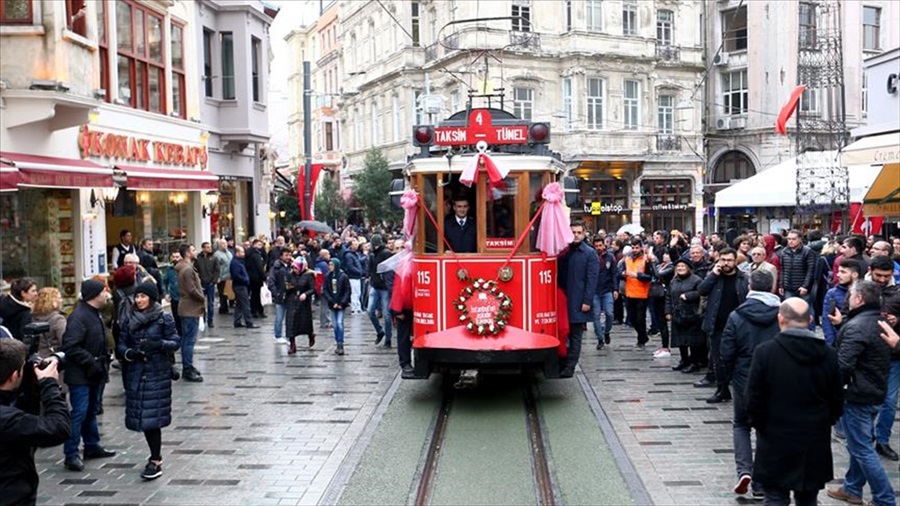 'İstiklal Caddesi'ndeki mağazalarda doluluk yüzde 100'e çıktı'