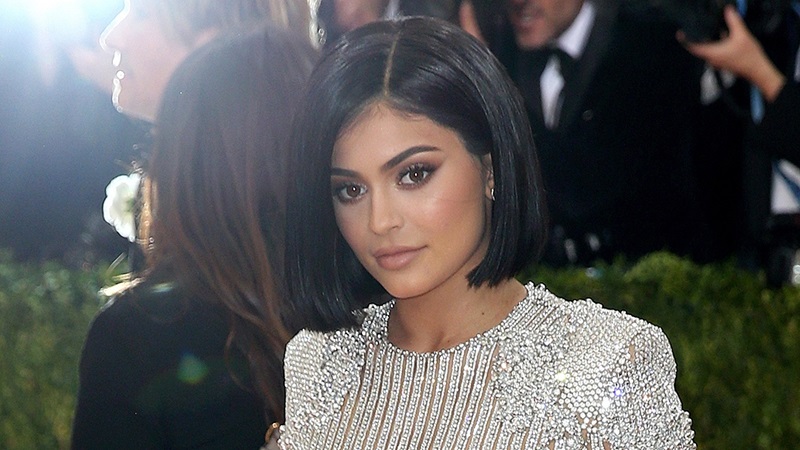 Dünyanın en genç milyarderi ünvanı artık Kylie Jenner'ın