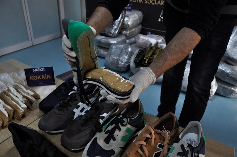 Brezilya'dan Adana'ya ayakkabı içinde kokain getirmiş