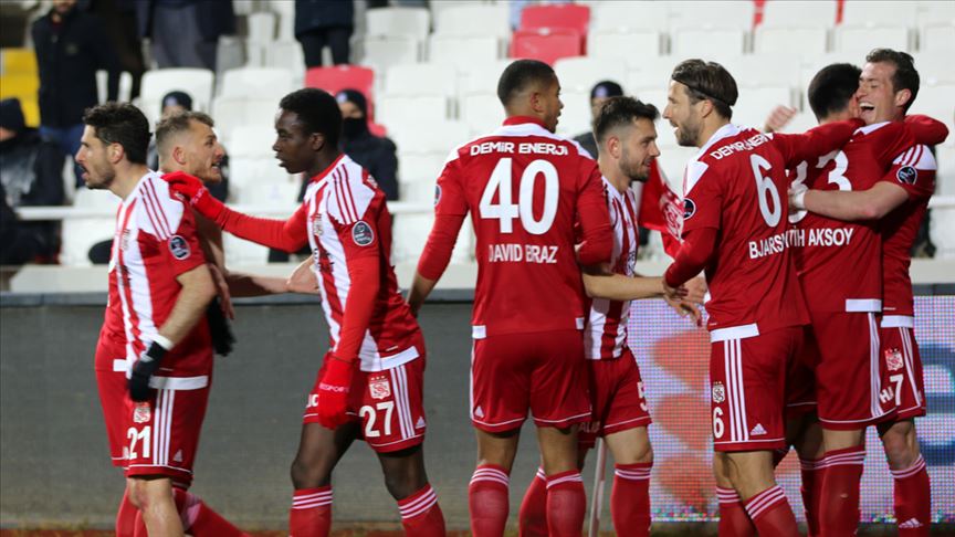 Sivasspor UEFA Avrupa Ligi'nde Karabağ'ı 2-0 yendi