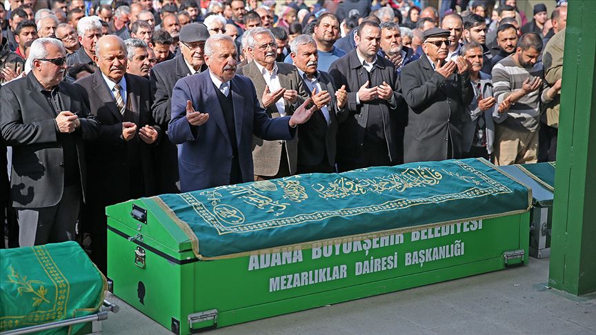 Adana'da damdan düşen kişi öldü