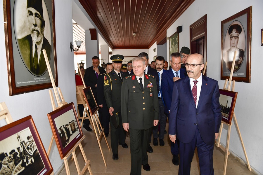 Vali Demirtaş, ‘‘Atatürk Fotoğrafları Sergisi’’nin Açılışını Gerçekleştirdi