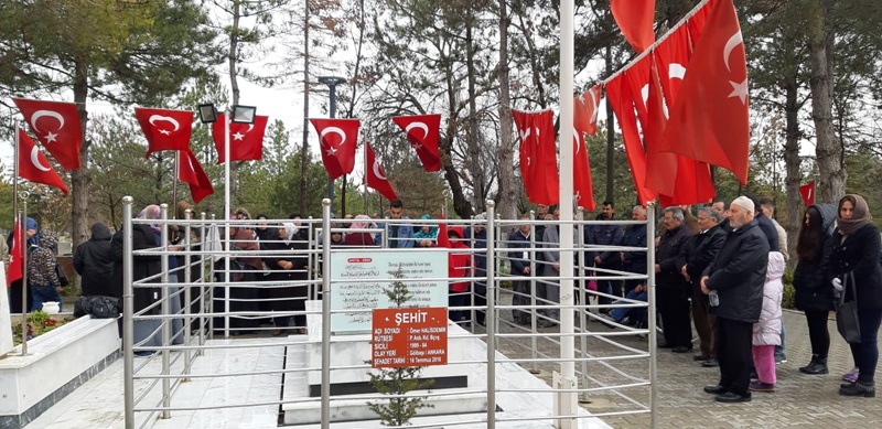 Adanalı şehit anneleri ve gaziler, şehit Ömer Halisdemir'i unutmadı  