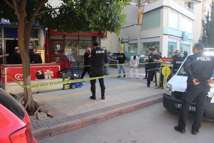 Adana'da silahlı kavga güvenlik kamerasında