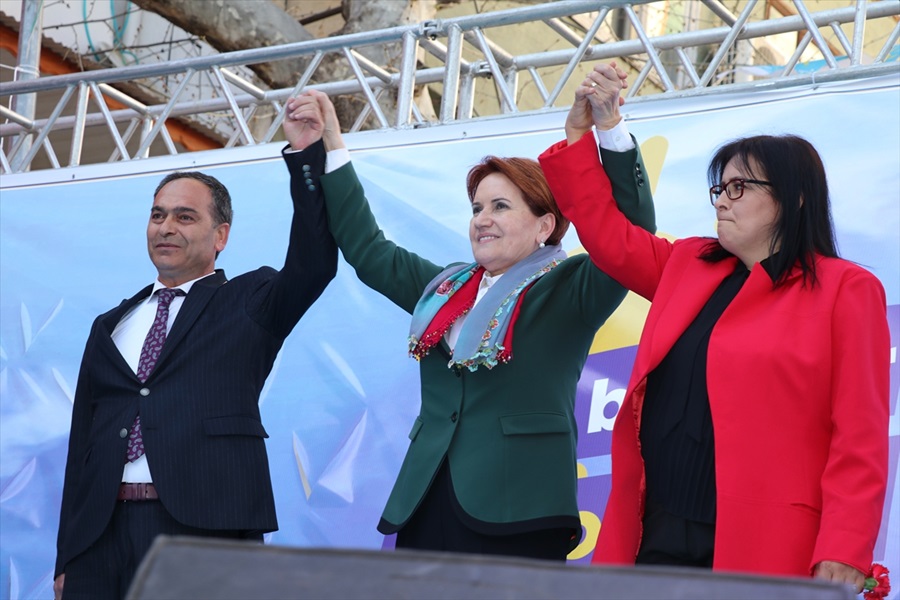 Akşener: "Sakın olaki dostlarınız, arkadaşlarınız, akrabalarınızla aranızı bozmayın"