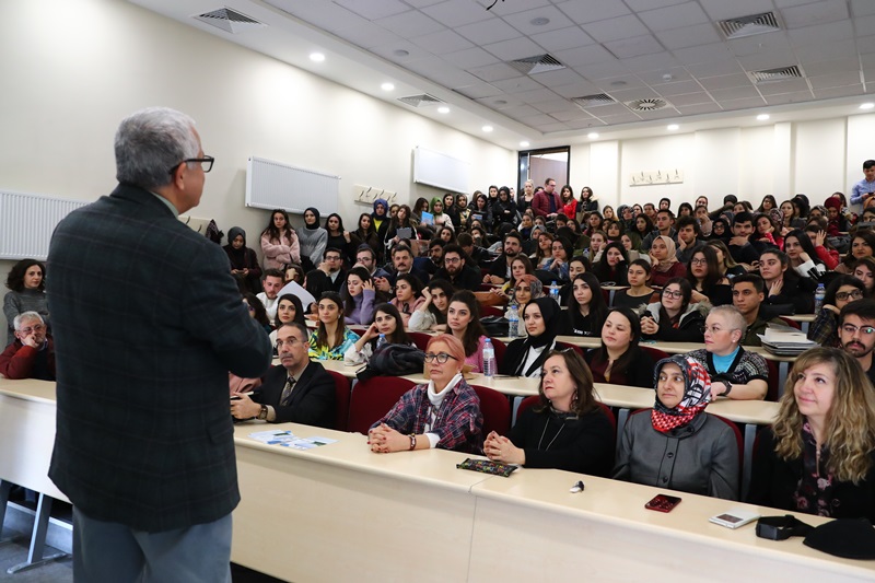 Öğrenciler hocalarına sordu