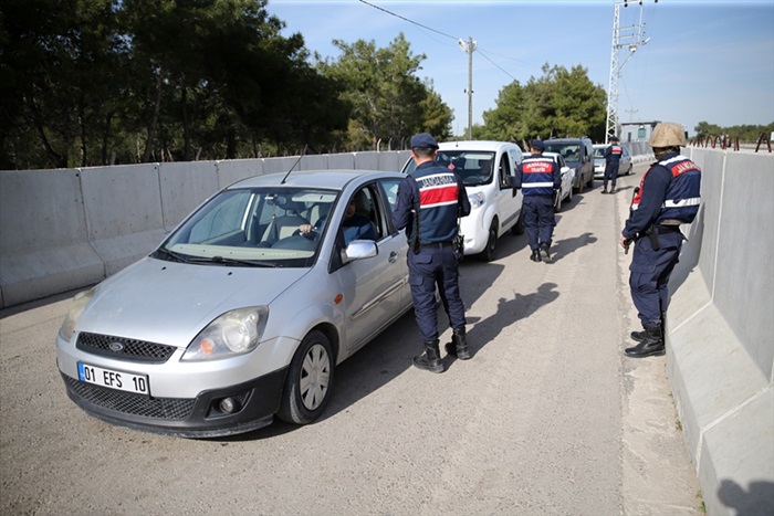 Adana'da helikopterli trafik uygulaması