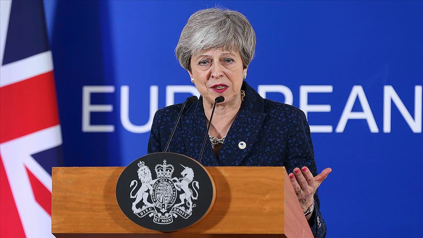 Theresa May 7 Haziran'da partisinin liderliğinden istifa edecek