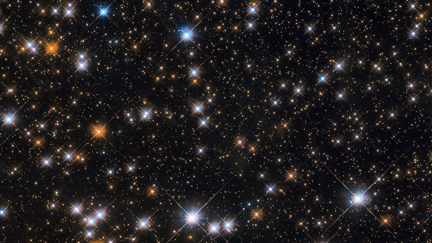 Hubble Teleskobu 'Yaban Ördeği Yıldız Kümesi'ni fotoğrafladı