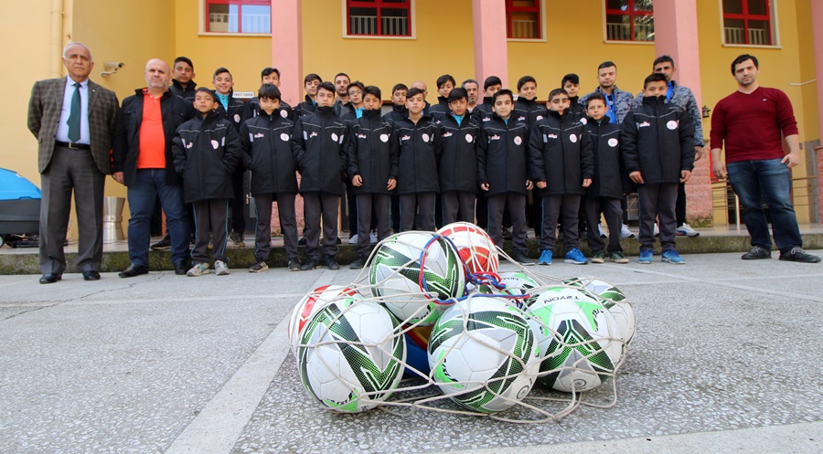 Adana GSİM Futbol Takım sporcuları