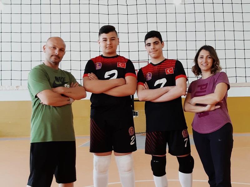 İki Arda, Voleybolda Adana’nın gururu oldu..