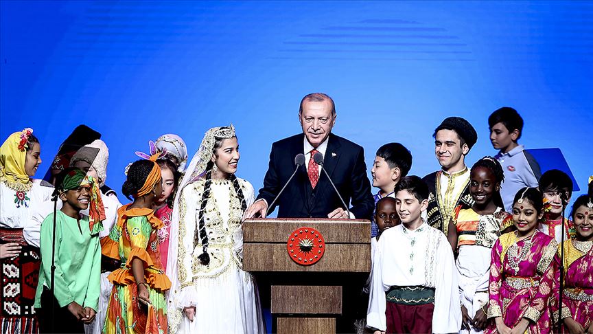 Erdoğan: Dünyayı güzelleştiren yegane şey çocukların tebessümüdür