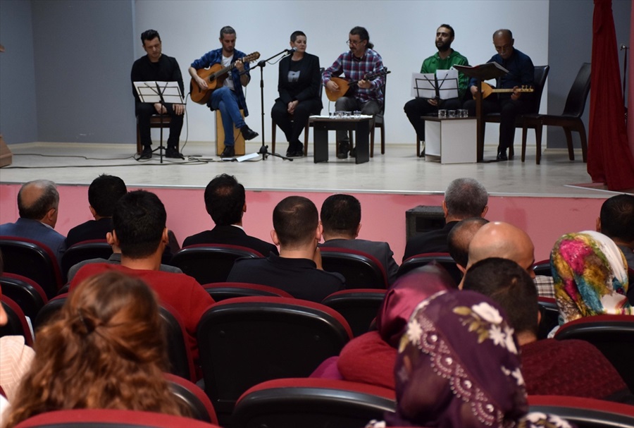 Hükümlülere şiir dinletisi