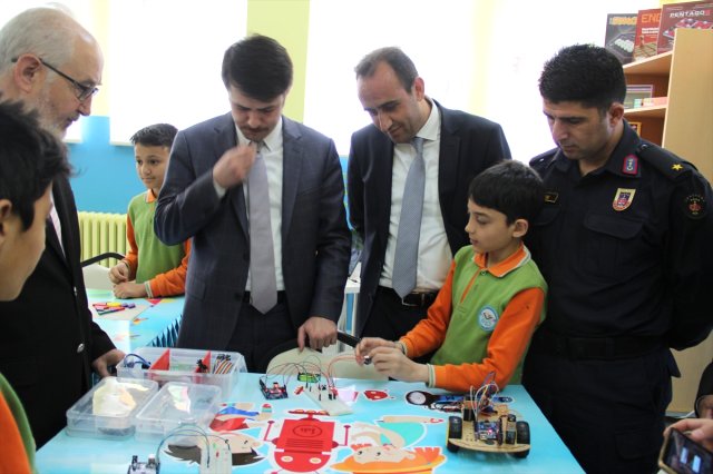 Ceyhan'da robotik kodlama ve zeka oyunları sınıfı açıldı