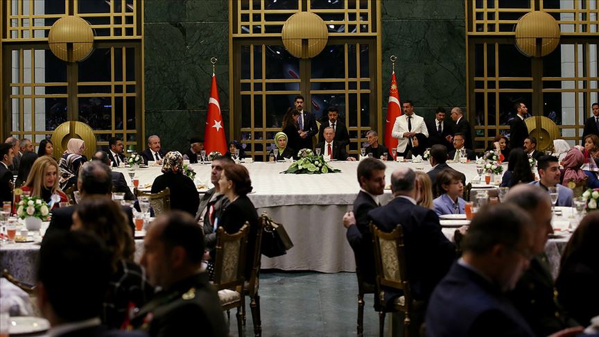 Erdoğan şehit aileleriyle iftarda bir araya geldi