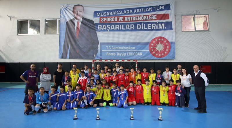 Adana’da Okullar arası Küçük Erkekler Futsal İl Birinciliği Müsabakaları tamamlandı