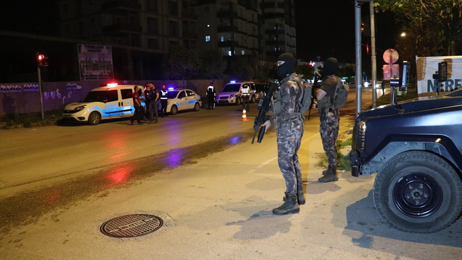 Adana'da denetimlerde aranan 30 kişi yakalandı
