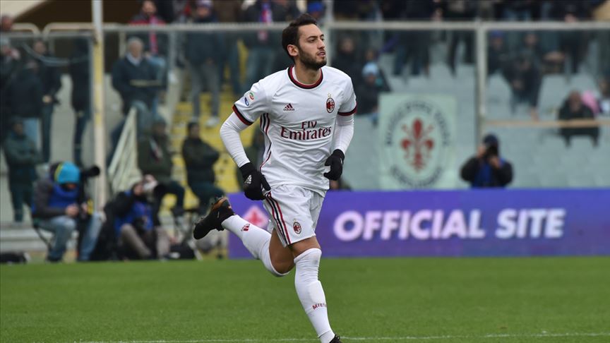 Hakan Çalhanoğlu gollerin pasını verdi, Milan farklı galip geldi