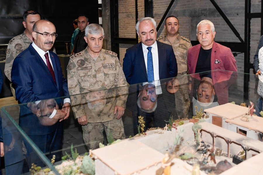 Bakan Yardımcısı Ersoy ile Orgeneral Çetin'in Adana ziyareti  