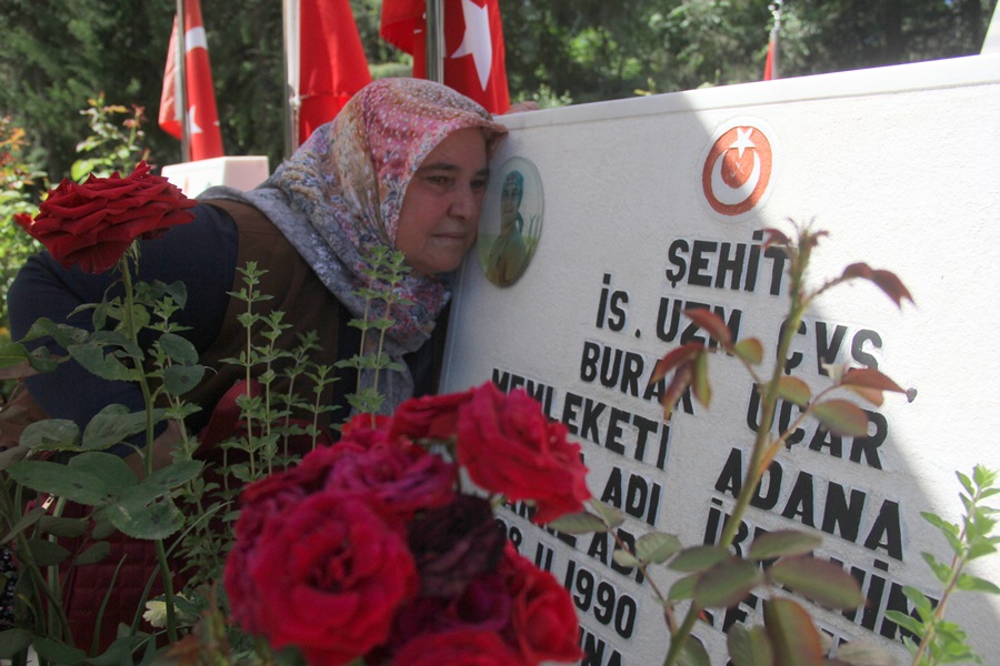 Şehit aile ve yakınları, Kur'an-ı Kerim okudu, dua etti. 