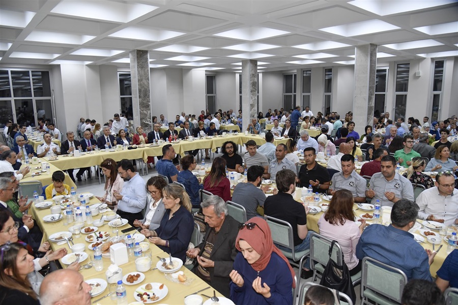 İftarda hızlı yemek yemekten kaçının!