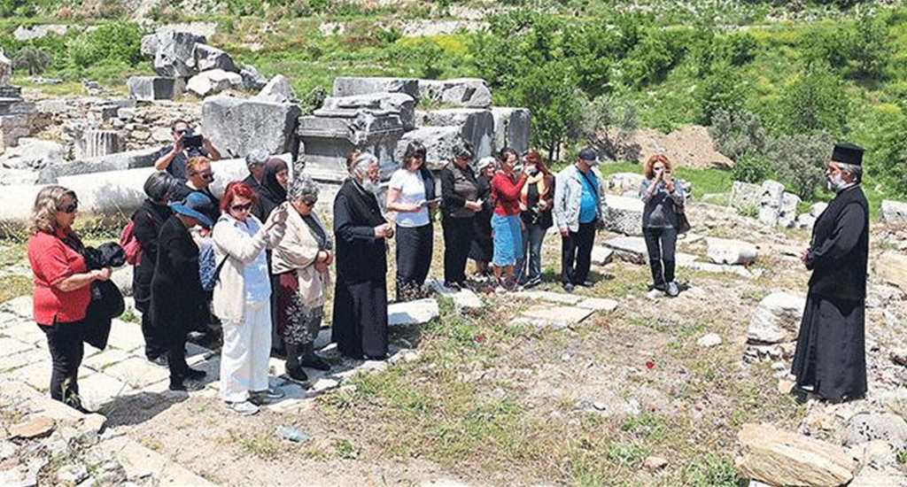 Fener Rum Patrikhanesi Antik Kiliselere de Papaz Atamaya Başladı