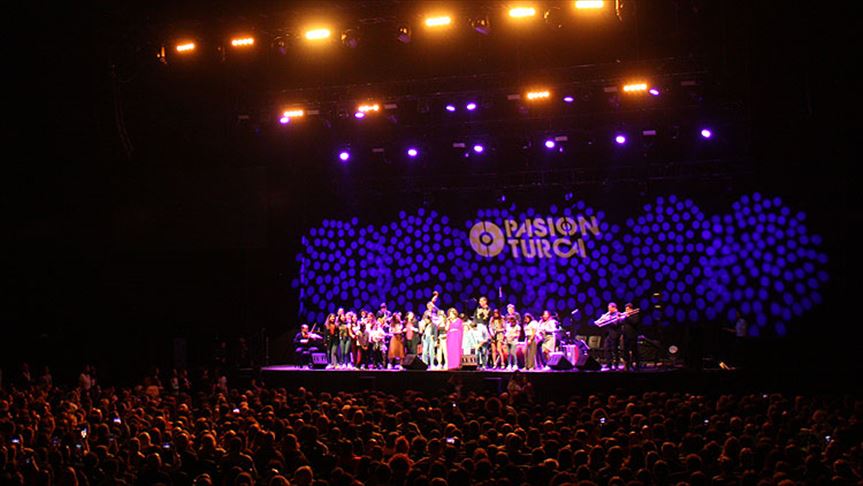 Pink Martini İstanbul'da konser verdi