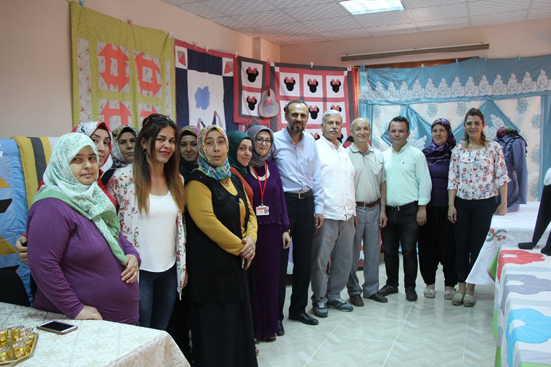 Hayat Boyu Eğitim Merkezi'nde giyim sergisi açıldı