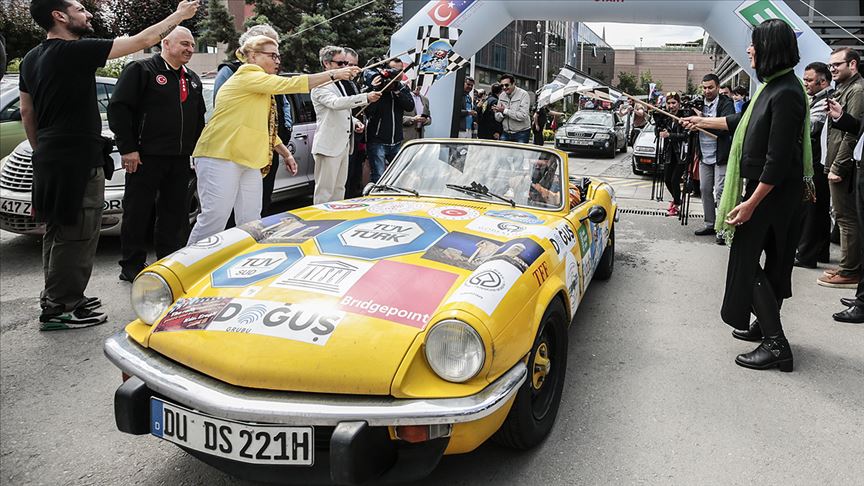 Doğu-Batı Dostluk Ve Barış Ralli'si Ankara'dan yola çıktı