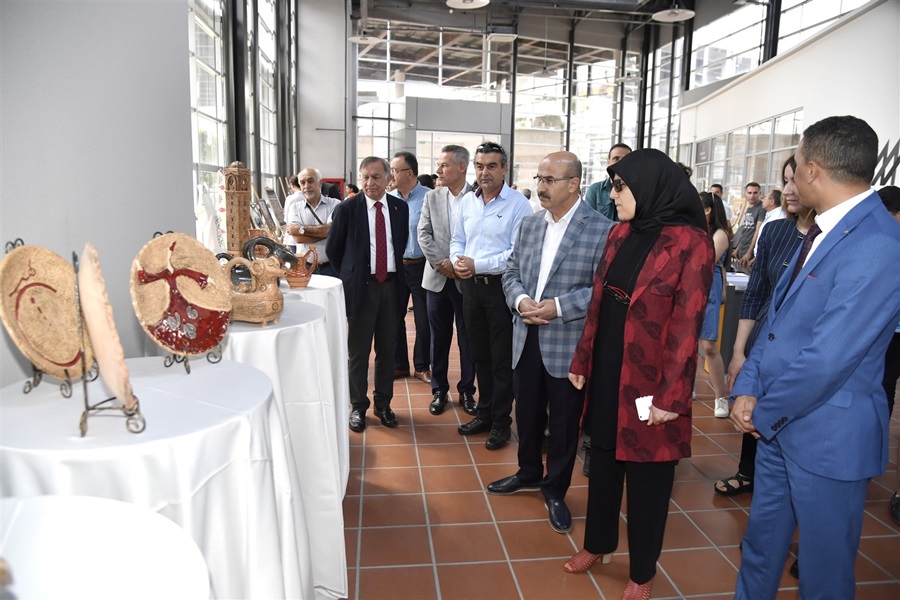 Adana'da ‘‘Geleneğin Geleceği’’ Temalı Sergi Açıldı..