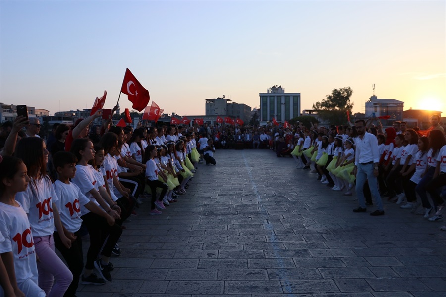 Atatürk'ün Samsun'a çıkışının 100. yılında atabarı oynadılar