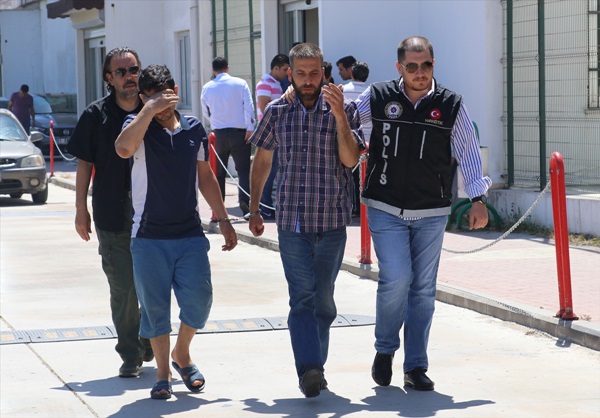 Uyuşturucu sattığı iddia edilen iki şüpheli tutuklandı