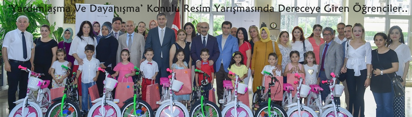 Resim yarışmasında dereceye giren öğrencilere ödülleri verildi
