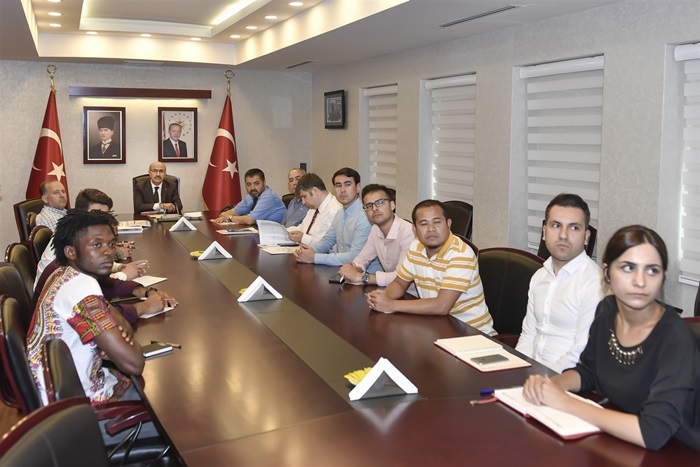Yabancı Uyruklu Öğrenciler Vali Demirtaş’ı Ziyaret Etti