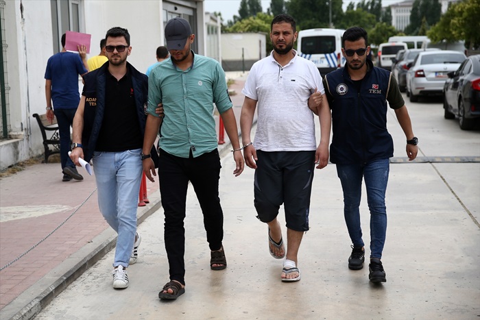 Adana'da iki DEAŞ şüphelisi tutuklandı