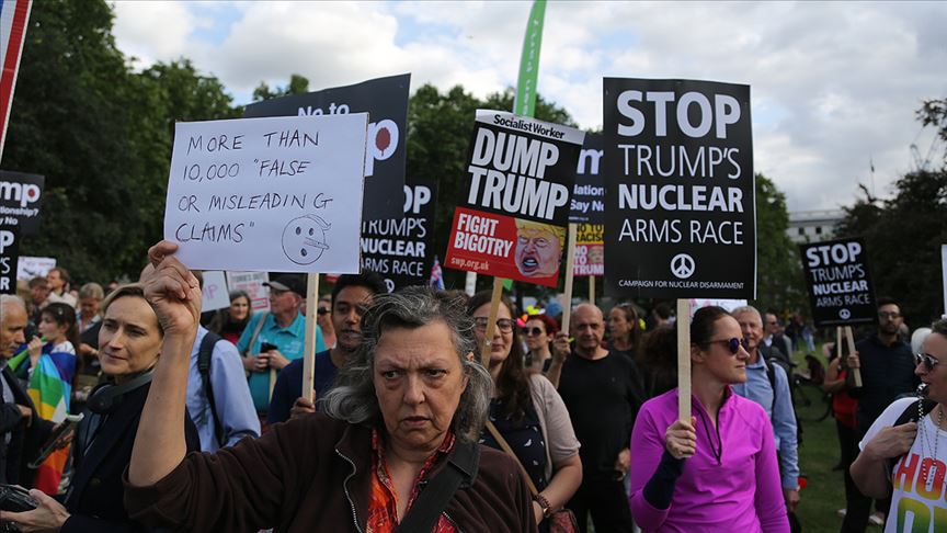 Londra'da Trump karşıtı gösteri