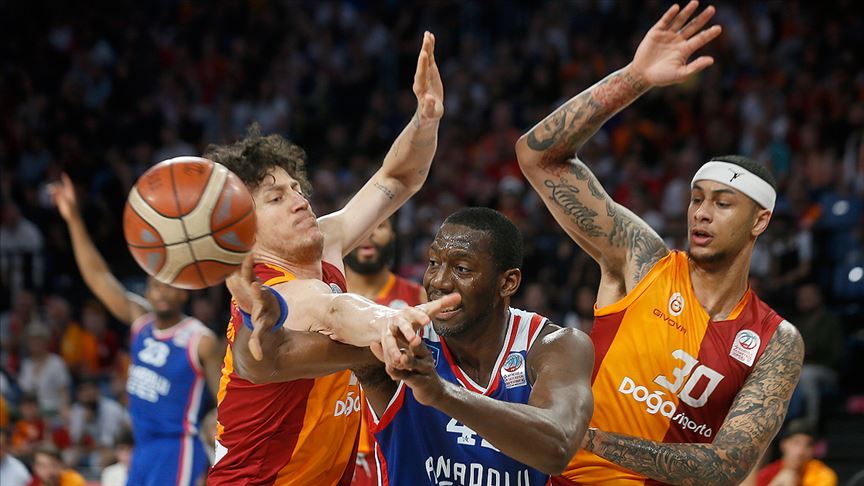 Anadolu Efes finalde