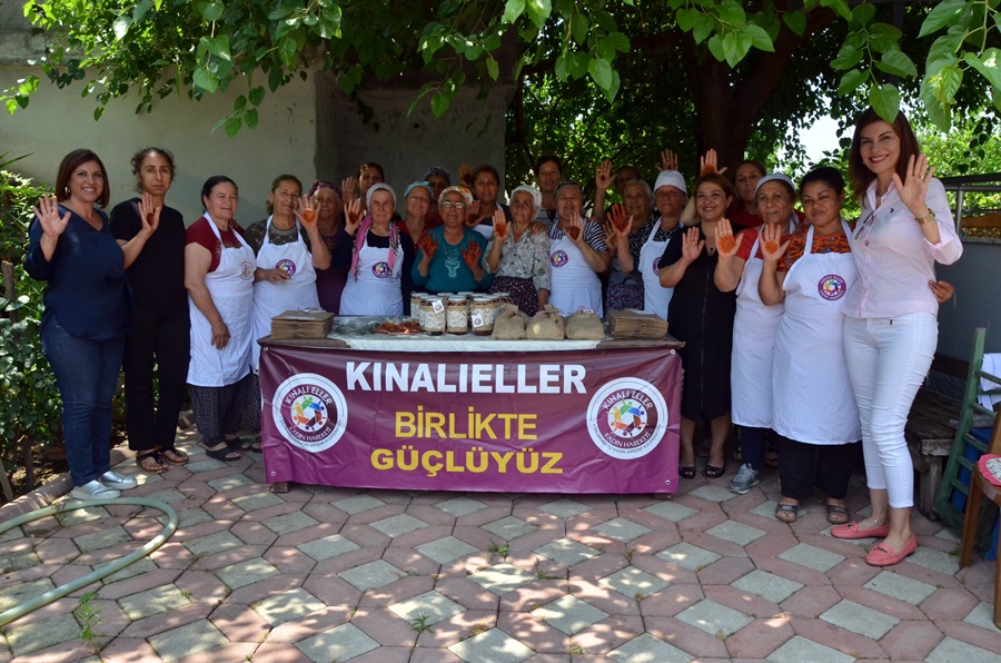 Adana’daki kadınların ürünleri büyük marketlerin raflarını süsleyecek..