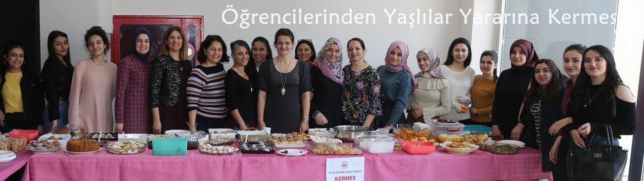 ÇÜ Yaşlı Bakımı Programı Öğrencilerinden Yaşlılar Yararına Kermes…