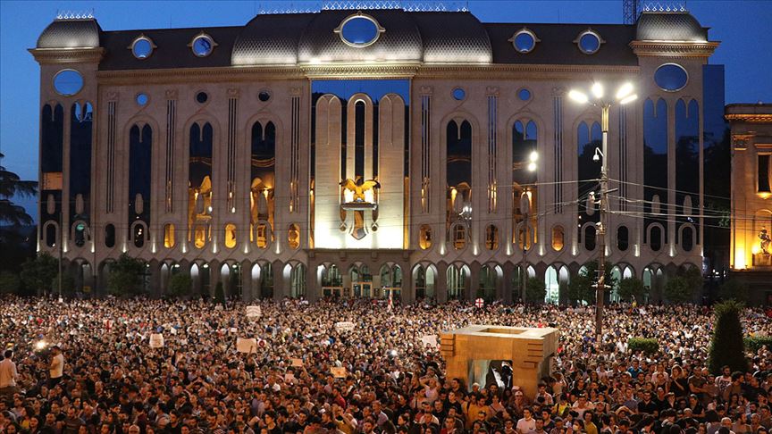 Gürcistan Başsavcılığı: Protestocuların darbe girişimi engellendi