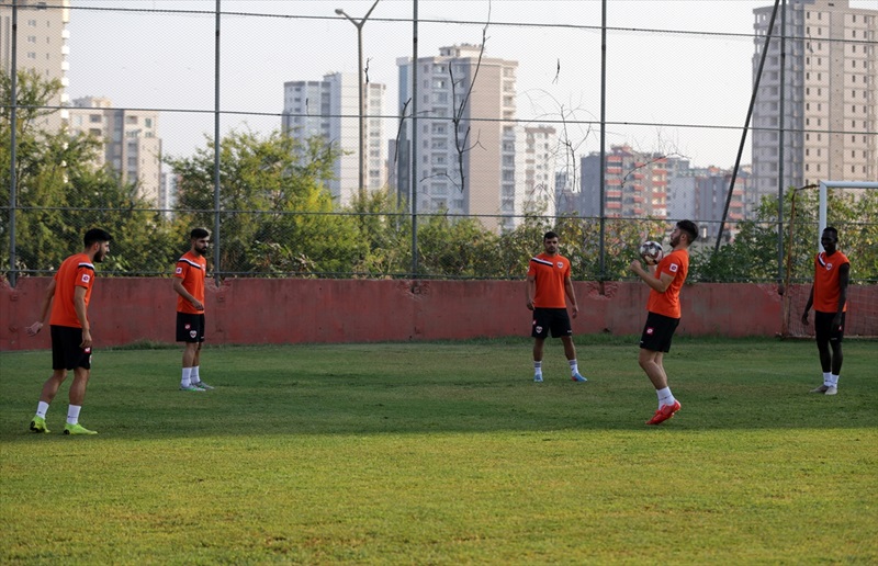 Adanaspor, Yiğithan Güveli'yi transfer etti