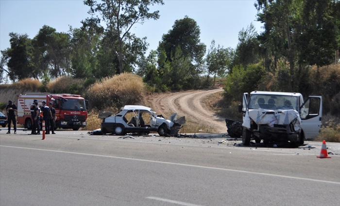 Adana'da trafik kazası: 1 ölü, 7 yaralı