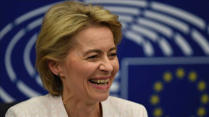 AB Komisyonu'nun yeni başkanı von der Leyen oldu