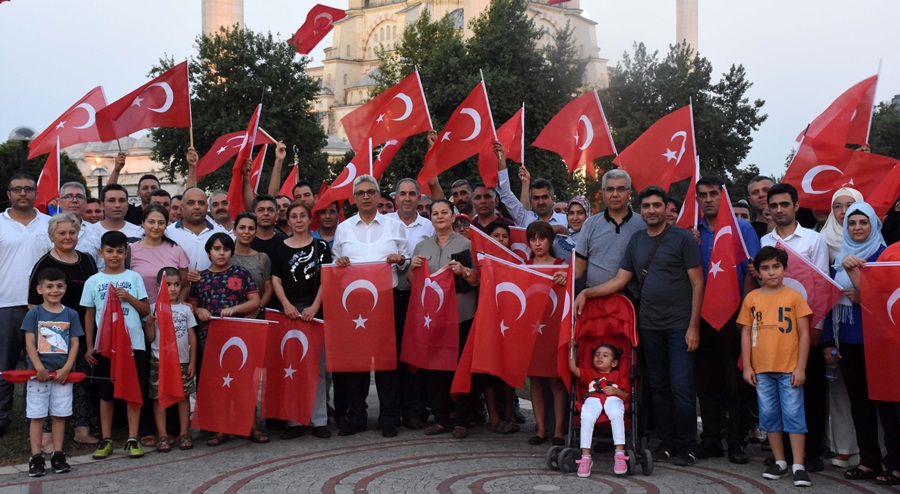 Hakim-savcı ve yargı çalışanlarından demokrasi yürüyüşü