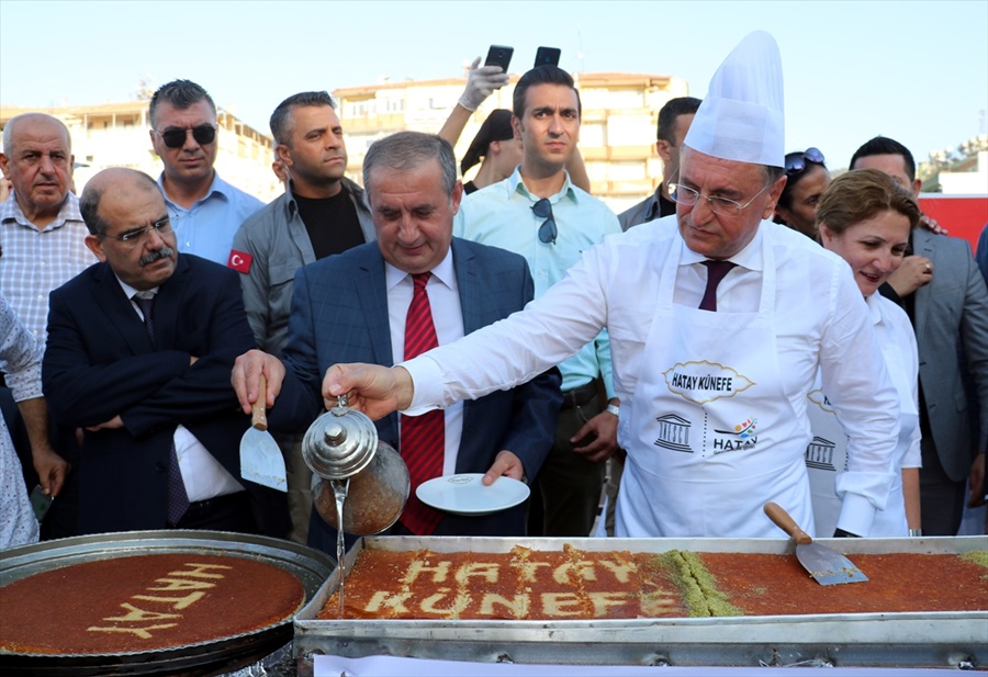 Hatay'ın ana vatana katılışı 80 metrelik künefeyle kutlandı 