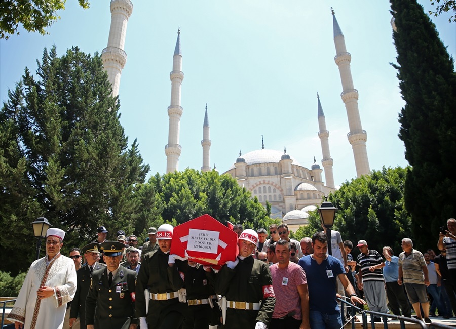 İdlib'de şehit olan 3 asker için tören