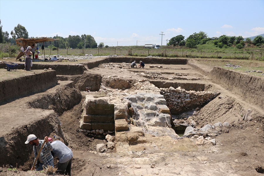 Sirkeli Höyüğü'nde tarih gün yüzüne çıkartılıyor